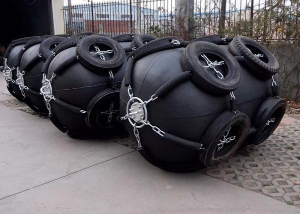 Anti Collision Marine Pneumatic Rubber Fender Length 0.5 - 9.0m Less Reverse Impact