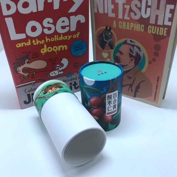 Biodegradable зеленой упаковка почтовой отправки цилиндра бумаги Kraft повторно использованная трубкой