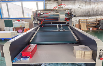 Машина Gluer папки E-каннелюры коробки машины окна JIGUO латая автоматическая