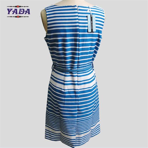 Moda, roupas brancas e azuis, roupas sensuais, roupas de senhoras, roupas para mulheres.