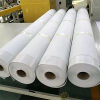 Le toit en membrane TPO blanc renforcé de fibres de 1,5 mm est facile à construire et à entretenir