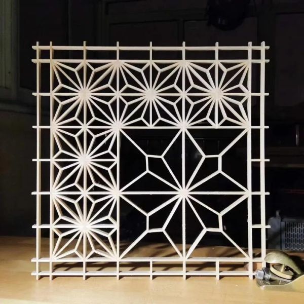 High-tech traditional purely handmade wood flower chips or Kumiko for furniture or windows