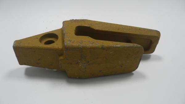 2713-1222 Excavator Bucket Teeth Adapter HRC 48 - HRC 53 Welding Bucket Teeth Adapters For Doosan