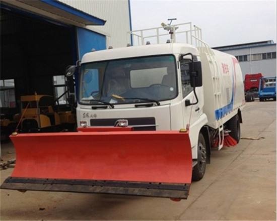 Dongfeng Vacuum Road Sweeper Truck 8000 Liters 4x2 6x4 8x4 With Snow Shovel