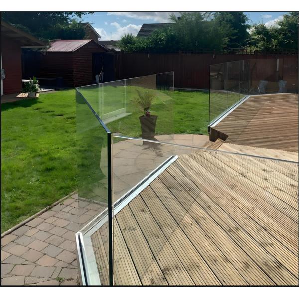 Garde-corps de balcon en verre trempé moderne, profil fin, intérieur et extérieur