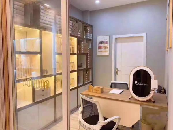3D Facial Skin Analyzer / Beauty Salon UV Light Skin Analysis 32GB Storage