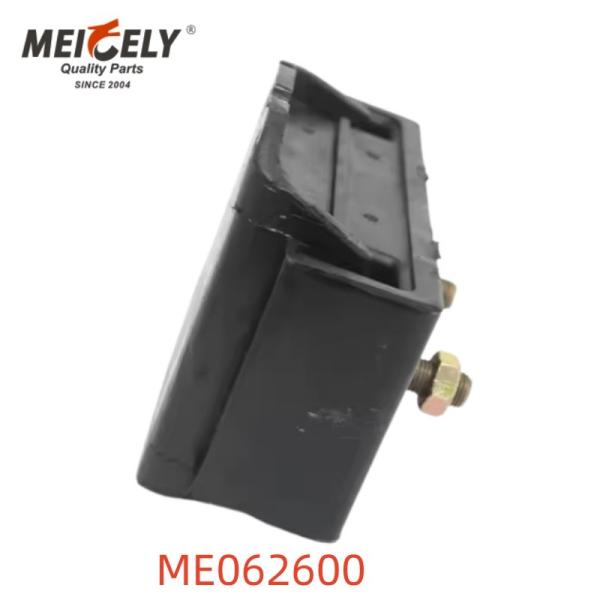 Heavy Truck ME 062600 ME 05257 Rubber Engine Mounting For  Mitsubishi
