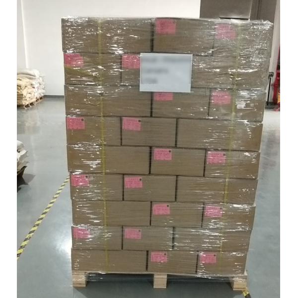 Couleur blanche de fonte de polyester de SIÈGE POTENTIEL D'EXPLOSION chaud de film adhésif pour l'arrière du label de correction