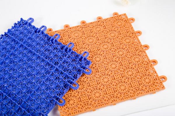 EN14877 standard Interlocking Playground Mats , Excellent Grip Modular Sports Flooring