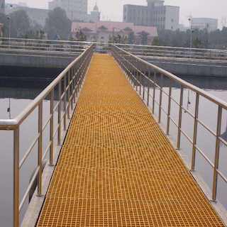 Отлитая желтым цветом коррозионная устойчивость 38кс38мм решетки стеклоткани