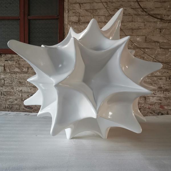 Seed stainless steel sculpture mirror and paint spot can be customized sculpture proportion