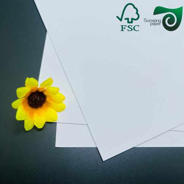 1 mm 820 g de carton blanc FSC avec couche moyenne grise 2 couches de carton laminé 31  43 