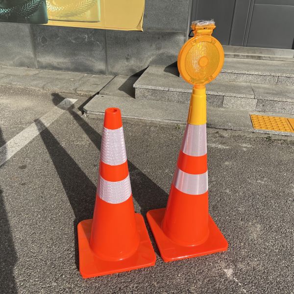 New Solar Road Construction Traffic Blinking Barricade Warning Lights Obstacle Safety Flashing Light