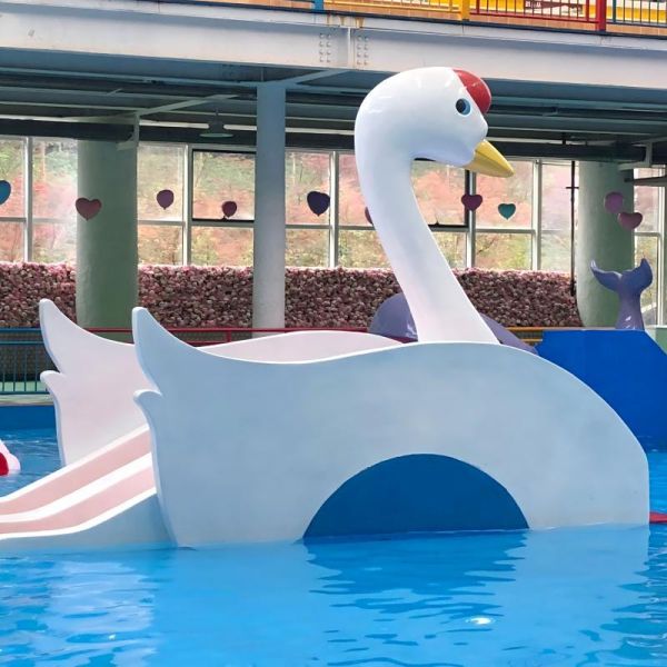 Swan Shape Water Park Slide Corrosion Resistant Non Toxic