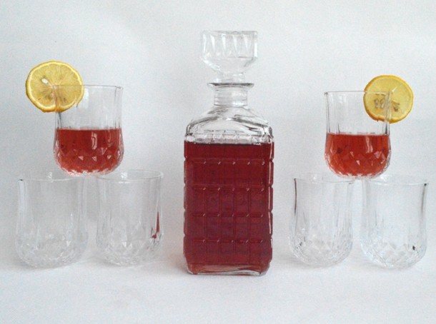 GLASS WINE DECANTER WITH 4 CUPS