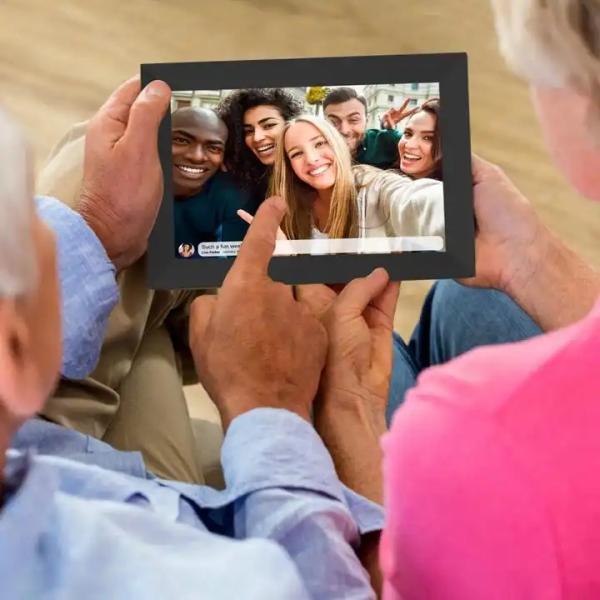 Digital Photo Frame 10.1 Inch Remote Control With Touch Screen & 16GB Memory