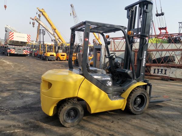 Used Japan Komatsu FD30-16 FD25 FD30T-16 FD30 2.5 Ton 3 Ton 5 Ton Diesel Forklifts