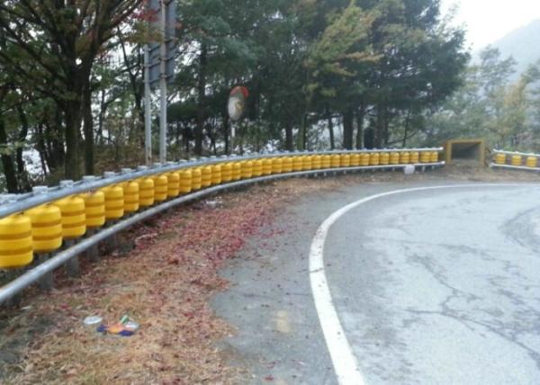 A espuma do plutônio/tráfego de EVA tambor de gerencio da estrada da barreira do rolo da segurança personalizou o tamanho