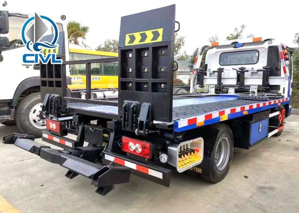 3800 Wheelbase HOWO Truck Mounted 4x2 6.2M Flatbed Tow Truck / Wrecker Vehicle