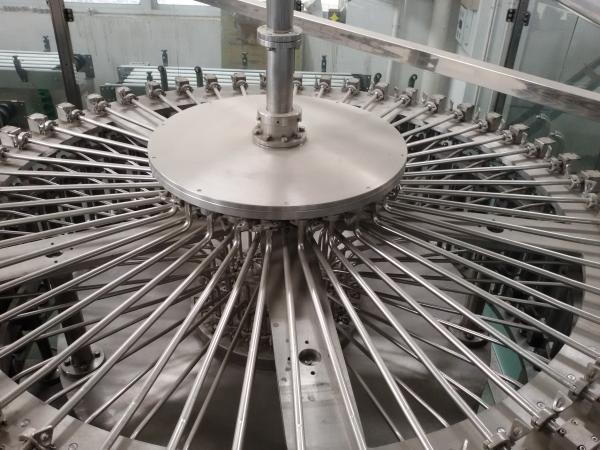 High Efficiency Beverage Automatic Filling Machine For Flushing Filling And Sealing