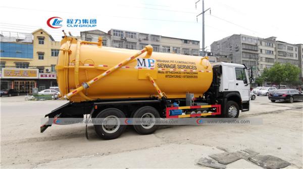 15000 litros de SINOTRUCK HOWO limpam o caminhão da sução