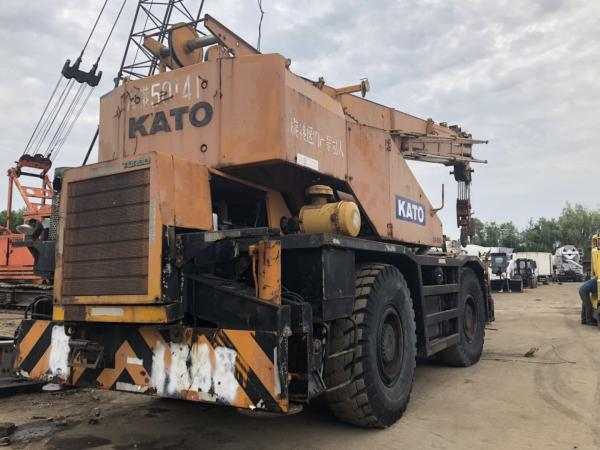 used 30ton kato rough terrian crane KR300 originally made in japan , just used for 5000 hrs , very good condition