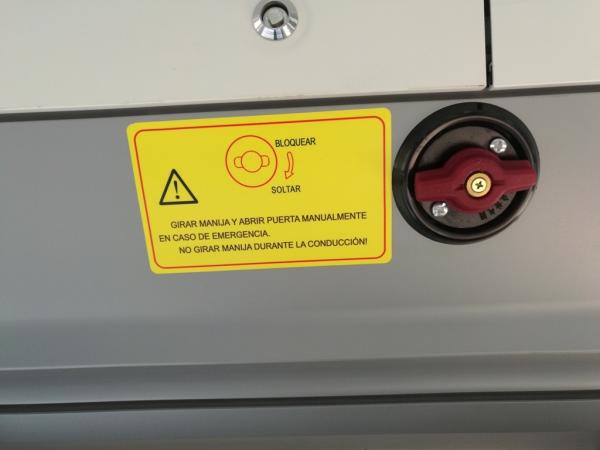 Ônibus da rampa do treinador do alcatrão de Cummins Engine 14 Seat para 110 passageiros