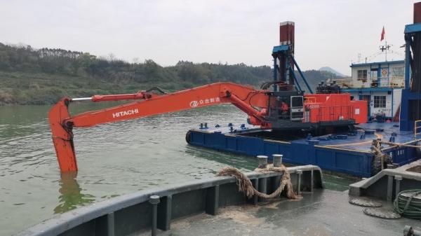 Top 1 Excavator Long Reach Boom Cleaning Riverbed Dredging