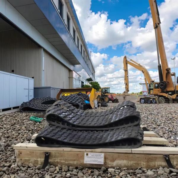 Chenille de caoutchouc pour mini-pelle légère de 0,8 à 1,5 tonne, accessoire pour petite pelle