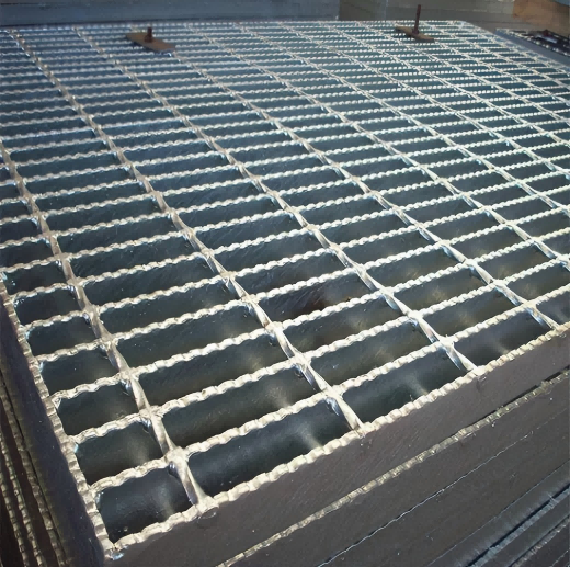 Serrated Bar Hot Dip Galvanizing Steel Grating for Stair Tread and Heavy Duty Platforms