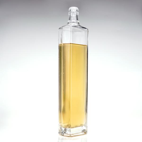 Acceptable Customer's Logo Glass Bottle Shaped Triangle 650ml Liquor Whisky with Cork