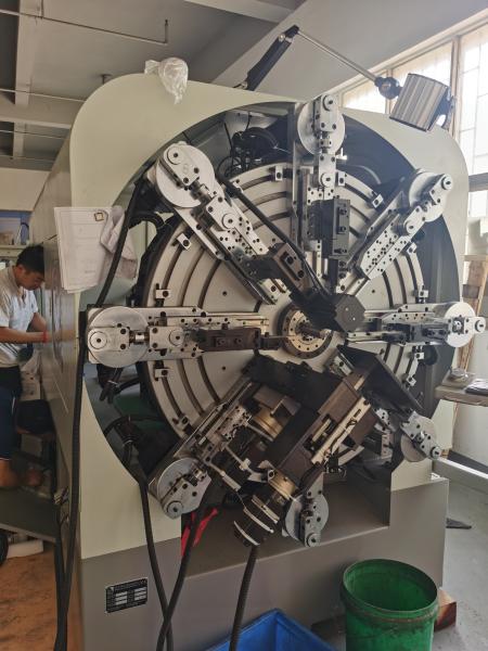 100m / Máquina mínima da fabricação da mola de bobina da velocidade de alimentação para o baixo aço carbono 2-6mm
