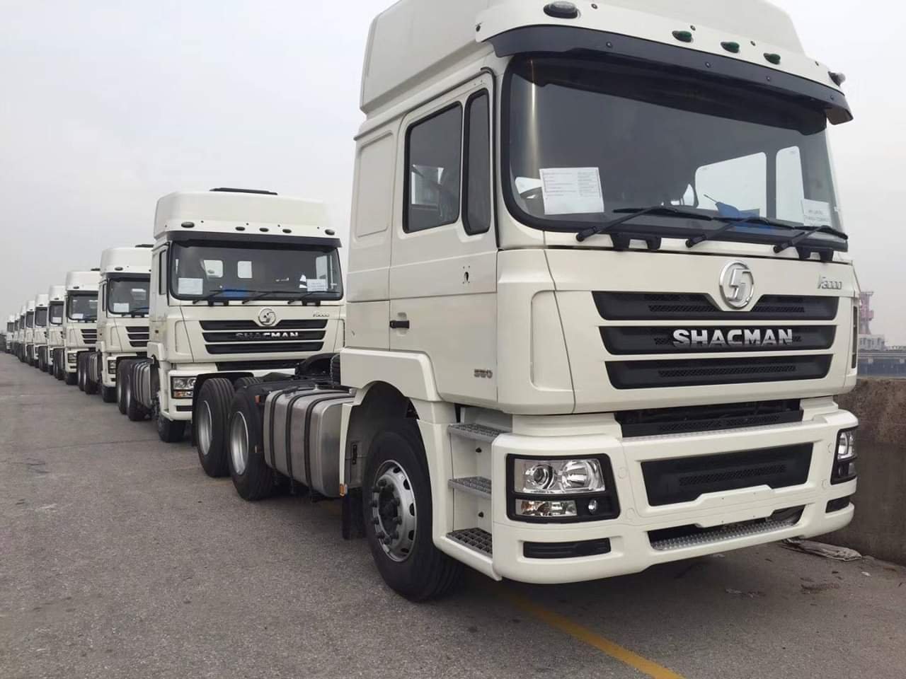 SHACMAN F3000 6x4 тракторный грузовик 430 л.с. EuroII Shacman тракторная головка