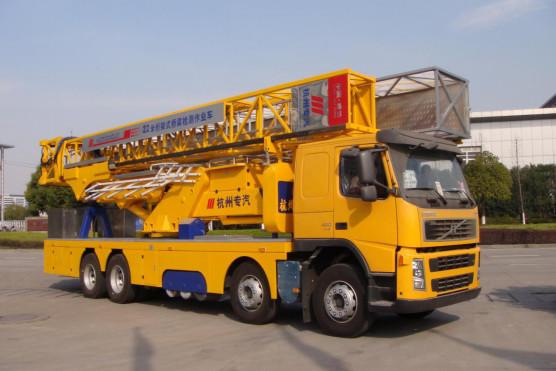 Volvo Fm400 8x4 22m sob a flexibilidade do passeio 3.5m do equipamento do acesso da ponte