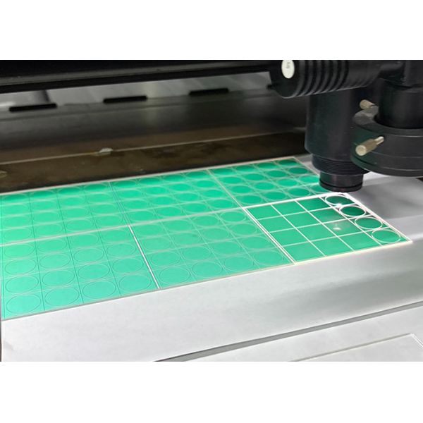 Laser Glass Cutting Machine with precise laser beam control technology to achieve high accuracy and minimal kerf width  To Speed 0-500mm/s