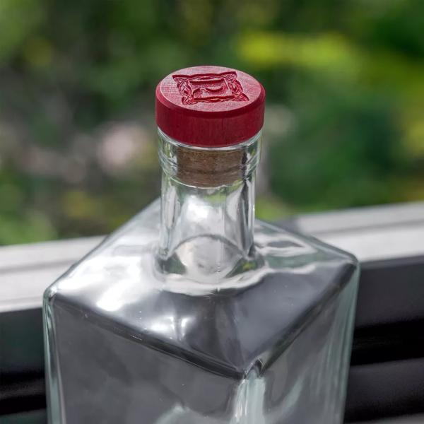 Transparent Glass Whisky Bottle 700ml Capacity for Customized Bar and Personalized