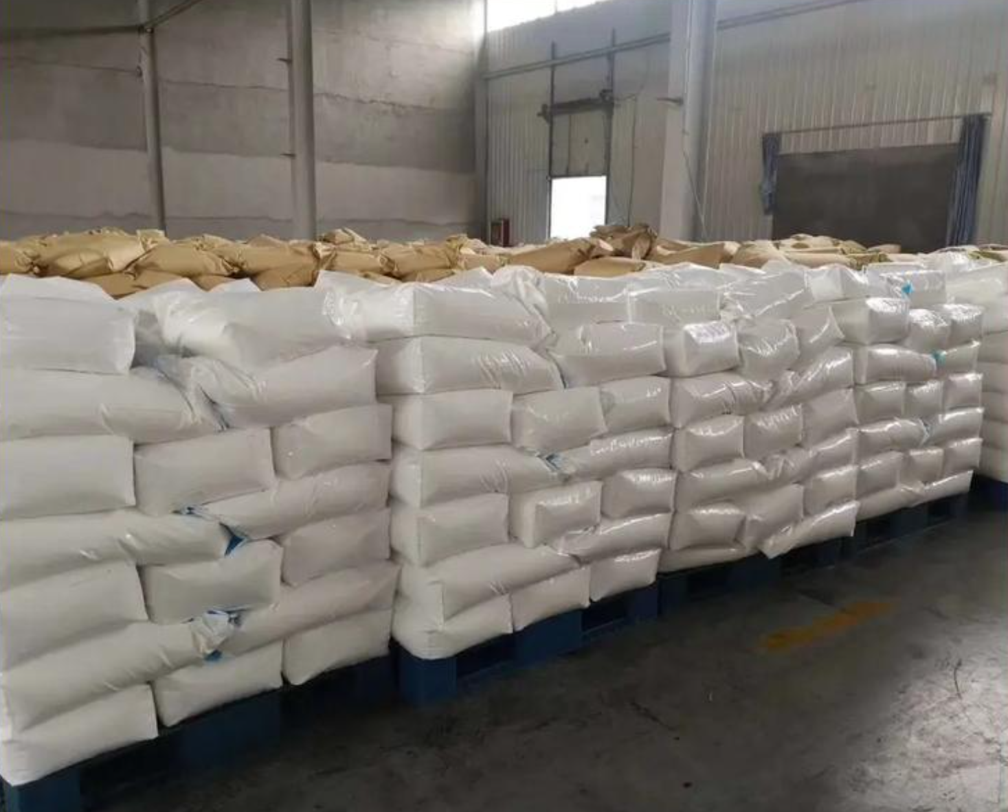 89% Solid Polyacrylamide Flocculant For Mining Oilfields Sludge Dewatering Water Recycling
