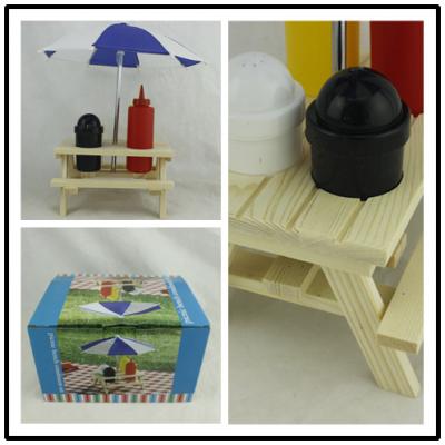 Outdoor Picnic Bench Condiment Set , Umbrella Salt Picnic Table Sauce Holder