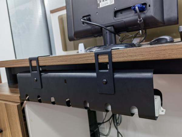 Revestimento em pó Casa Escritório Parede teto Montagem de mesa Cable Management Rack Tray Com Clamp