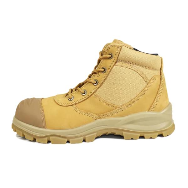 Botas de senderismo con suela de acero.