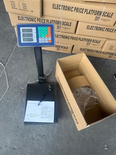 Affichage LED étanche à l'eau personnalisable 150-500kg Carton acier ODM OEM Prise en charge de la précision 50g pour 200 produits