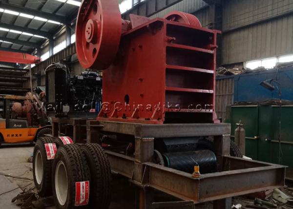 Triturador de maxila diesel de 100TPH 75HP com descarregamento do transporte de correia