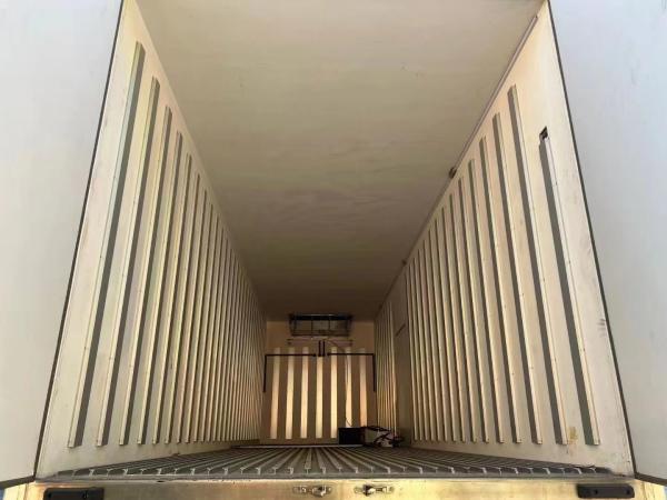 HOWO Refrigerated Truck 290hp Mechanical Engine Fast 9 Gear Gearbox 600km