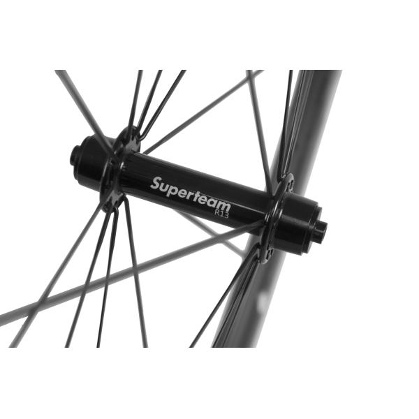 El conjunto de ruedas de fibra de carbono de Superteam es la actualización perfecta para las llantas abiertas de la bicicleta y el freno V