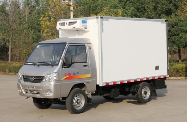 Small Refrigerated Truck Trailer 0.5t-1t Light Freezer Box Truck Cummins / Chaochai Engine