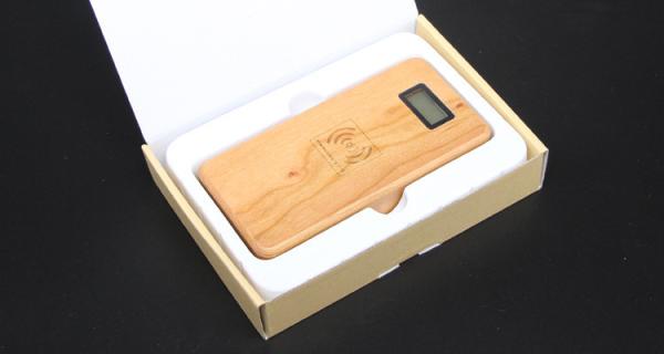 Samsung & iPhone Wooden Qi Power Bank , Mobile Phone 12000mAh Wireless Charging Bank
