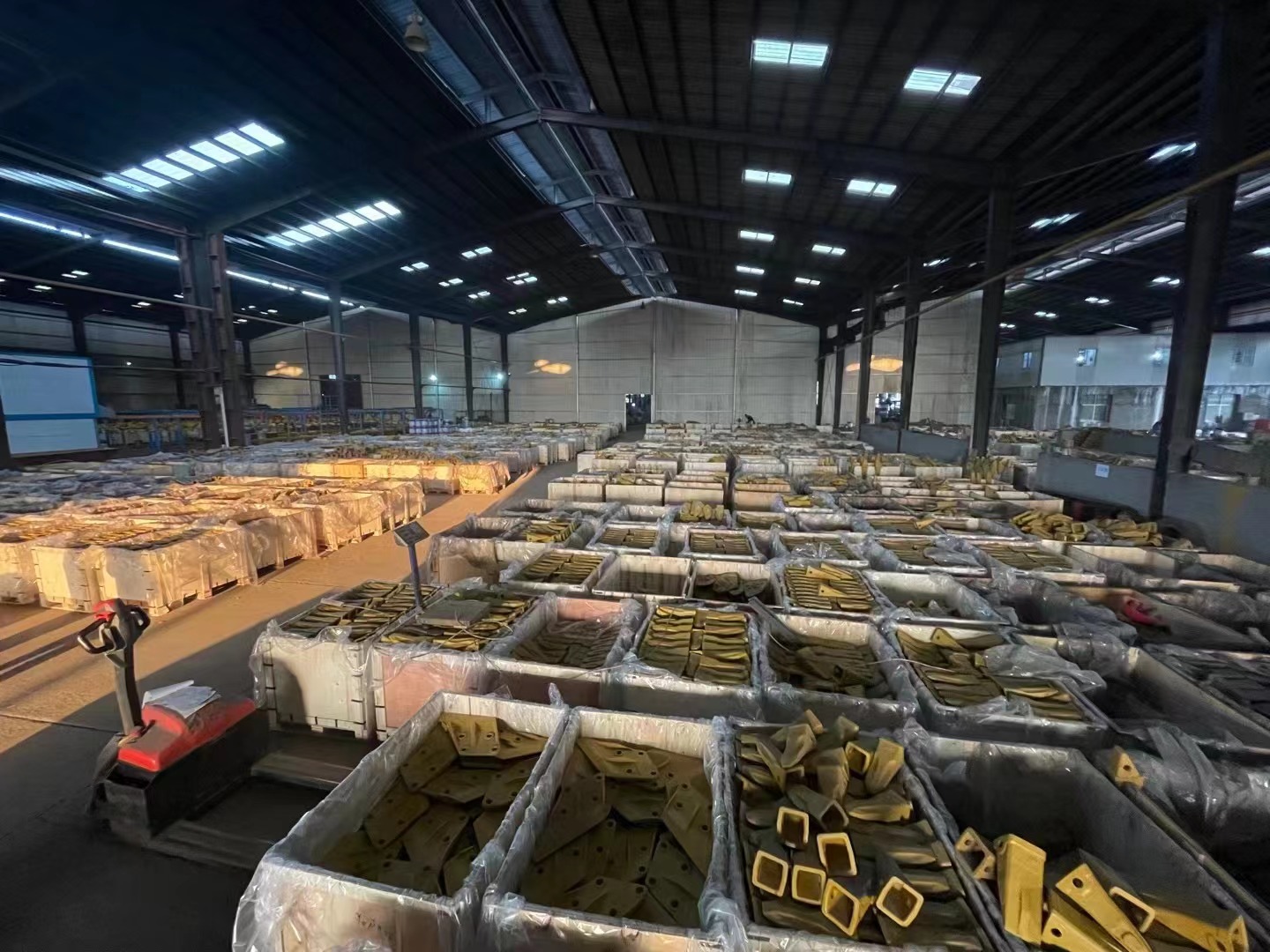 7T3402RC E325 CAT325 Excavator Bucket Tooth/Teeth Suitable for 18ton Excavator in Yellow