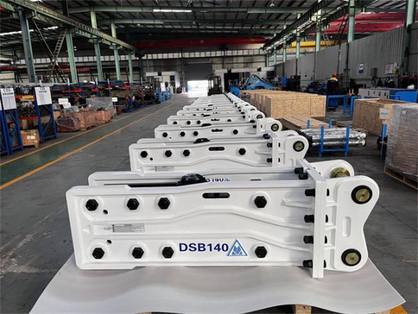 135mm Wide Chisel Hydraulic Rock Breaker HB20G Attachment For 26 Ton Excavator