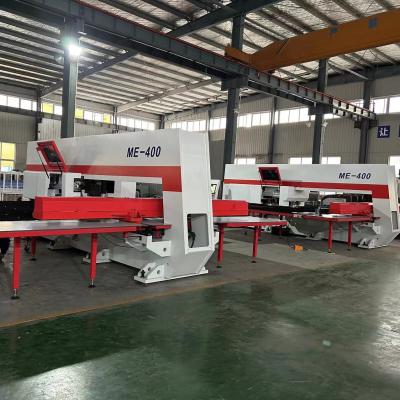 Machine de commande numérique par ordinateur de tourelle de 32 stations pour la poinçonneuse de tôle d'industrie de réfrigérateur