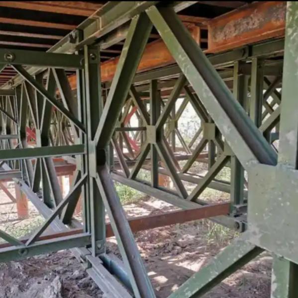 Contemporary Prefabricated Steel Bridges Q345B Steel Truss Bridge